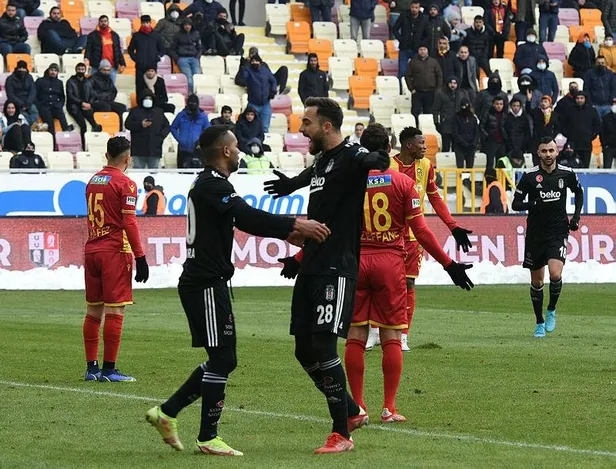 besiktas-3-kere-direge-takilinca-malatya-deplasmaninda-2-puan-birakti-1642885699214.jpeg
