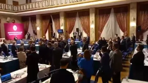 Son dakika: TBMM'de gerginlik! MHP'li Olcay Kılavuz "Selahattin Demirtaş teröristtir" dedi HDP'liler çıldırdı-4