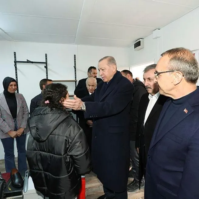 Cumhur yaraları sarıyor! Başkan Erdoğan Ramazanın ilk günü Kahramanmaraşta: Depremzedelerle bir araya geldi, tek tek dinledi