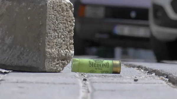 ankarada-iliskilerine-karsi-ciktigi-ablasini-ve-sevgilisini-pompaliyla-vurdu-1662986033412.jpg Ankara'da ilişkilerine karşı çıktığı ablasını ve sevgilisini pompalıyla vurdu-3