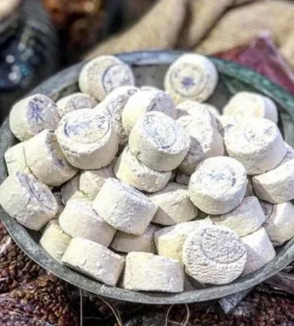 Ruşur taşıyla cilt beyazlatmak 10 dakika sürüyor! İranlı kadınların güzellik sırrı ortaya çıktı-5