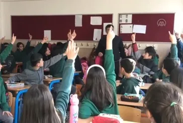 Yeni dönemde yabancı dil ders saatleri artırıldı! İngilizcenin yanında Almanca da verilecek