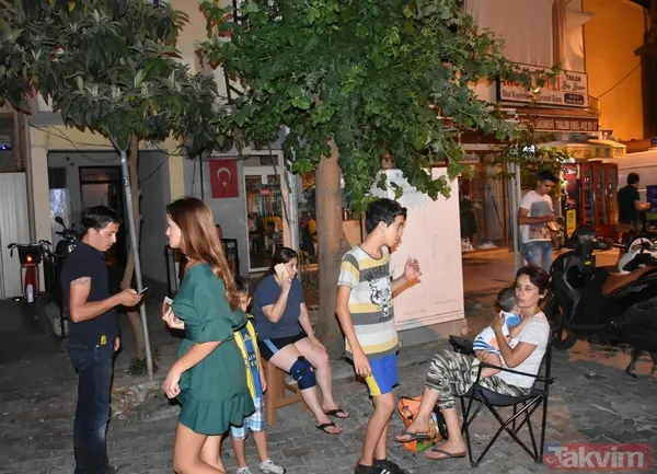 Muğla'daki deprem sonrası vatandaşlar sokağa döküldü - 9