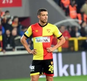 buksayi-lense-kaptiran-besiktas-caicedoyu-istanbula-davet-etme-karari-aldi-1653864892498.jpeg Buksa'yı Lens'e kaptıran Beşiktaş Caicedo’yu İstanbul’a davet etme kararı aldı-18