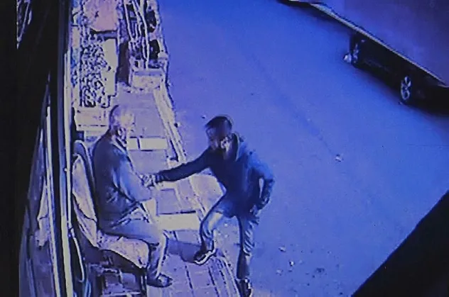 Yaşlı adamın emekli maaşını böyle çaldı! Yer: Şanlıurfa