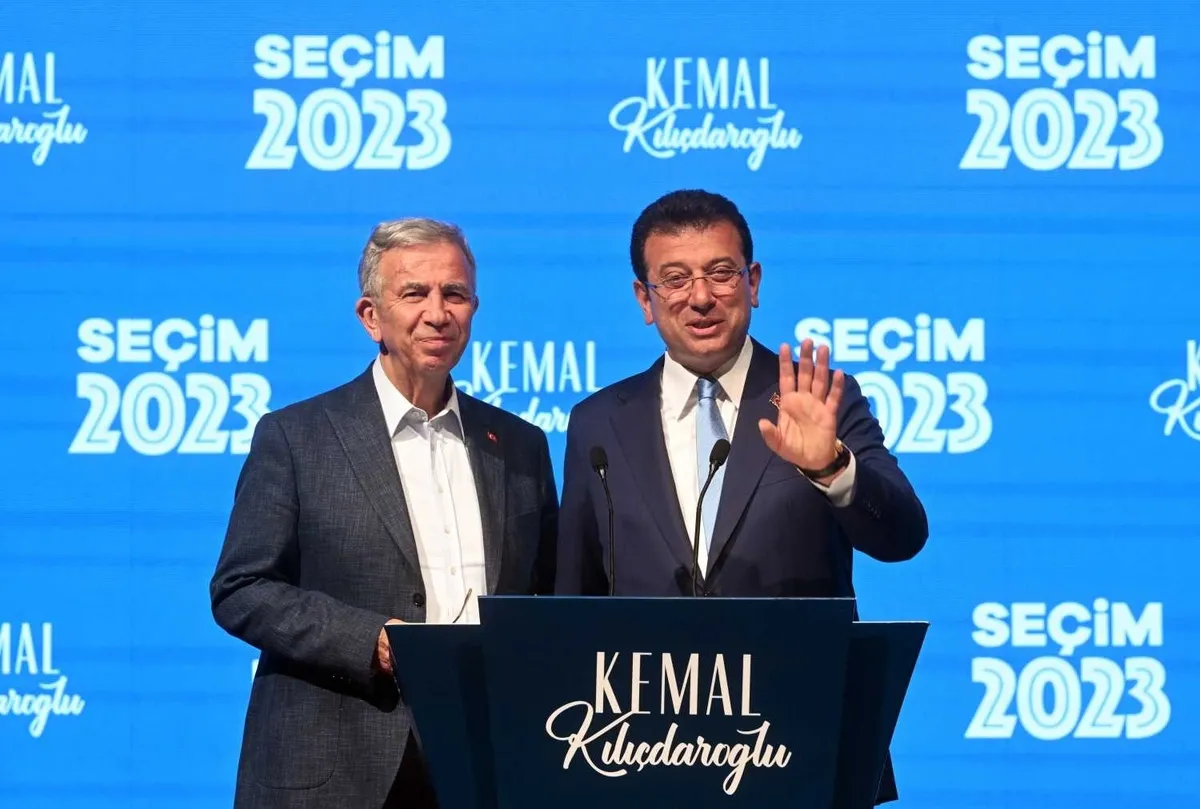 ekrem-imamoglundan-mansur-yavasa-veto-bizi-satar-iddiasi-1787894442325.jpeg Ekrem İmamoğlu'ndan Mansur Yavaş'a veto! "Bizi satar" iddiası... Aday Özgür Özel mi?-4