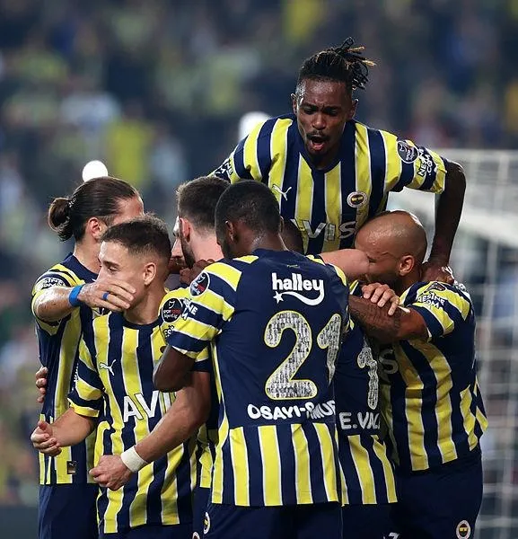 fenerbahce-4-kez-one-gectigi-macta-karagumruku-905-dakikada-maglup-etti-1665358641892.jpeg Fenerbahçe 4 kez öne geçtiği maçta Karagümrük'ü 90+5. dakikada mağlup etti-9