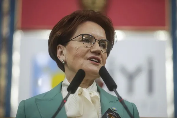 iyi-parti-genel-baskani-meral-aksenerin-foyasini-ortaya-cikaran-bomba-video-28-subat-yalani-boyle-patladi-refa-1667392295414.jpeg İYİ Parti Genel Başkanı Meral Akşener'in foyasını ortaya çıkaran bomba video! 28 Şubat yalanı patladı skandalı savundu: İyi ki yıkmışım-3