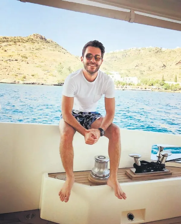 aygun-aydin-hakan-sabanciyi-unuttu-yeni-bir-aska-yelken-acti-yeni-sevgilisi-bakin-kim-1628543160344.jpeg Aygün Aydın Hakan Sabancı'yı unuttu yeni bir aşka yelken açtı! Yeni sevgilisi bakın kim-2