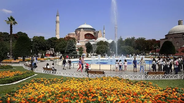 istanbula-yilin-ilk-10-ayinda-4-milyon-200-bin-turist-geldi-1608024791892.jpg İstanbul'a yılın ilk 10 ayında 4 milyon 200 bin turist geldi-7