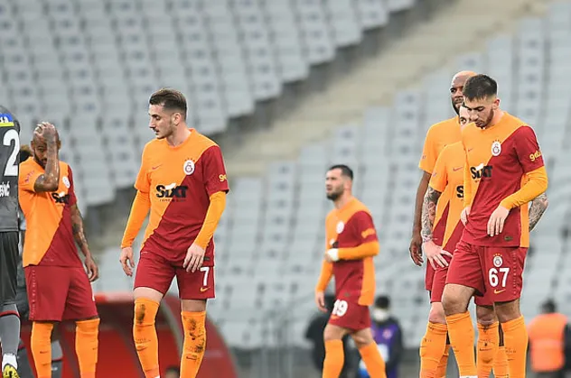 SON DAKİKA | Galatasaray'da taşlar yerinden oynayacak! Devre arası 3 yolcu 4 transfer