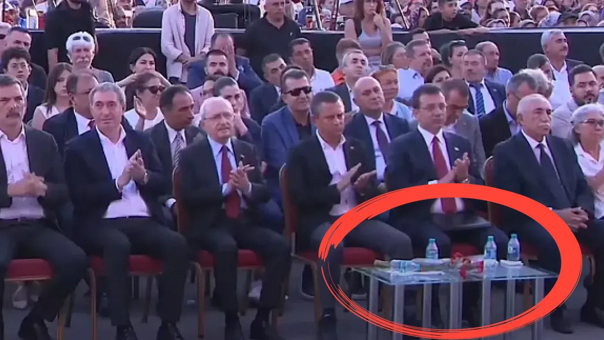 chpde-ayrisma-tam-gaz-kilicdarogluna-program-iptal-ettiren-provokasyon-endisesi-genel-merkez-ne-dedi-1782374516155.jpg CHP'deki ayrışma Kılıçdaroğlu'na program iptal ettirdi: Bu vebalin parçası olmayacağız | Hacıbektaş'taki o kare unutulmuyor-4