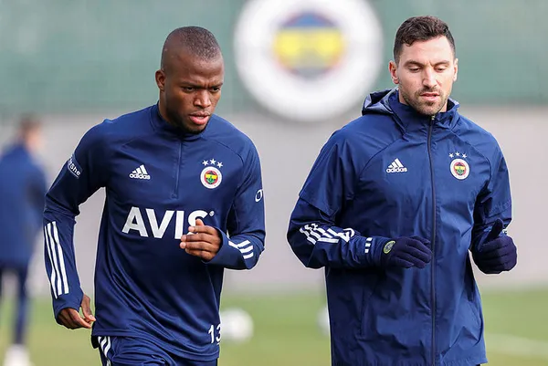 1607418482391.jpg Fenerbahçe'de sakatlık şoku! Enner Valencia idmana çıkmadı-2