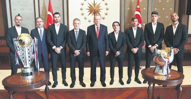 Başkan Recep Tayyip Erdoğan şampiyon Trabzonspor’u kabul etti