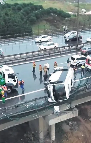 TEM Otoyolu Mahmutbey Viyadüğü'nde facianın eşiğinden dönüldü! (Yurttan ve dünyadan haberler)