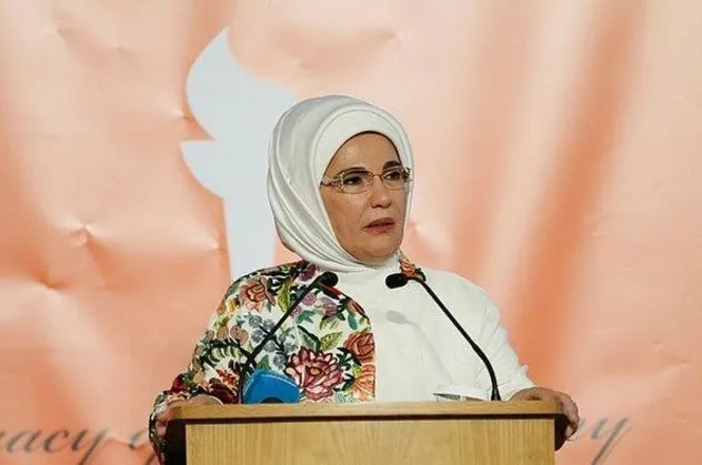 Son dakika: Emine Erdoğan'dan "10 Muharrem" paylaşımı