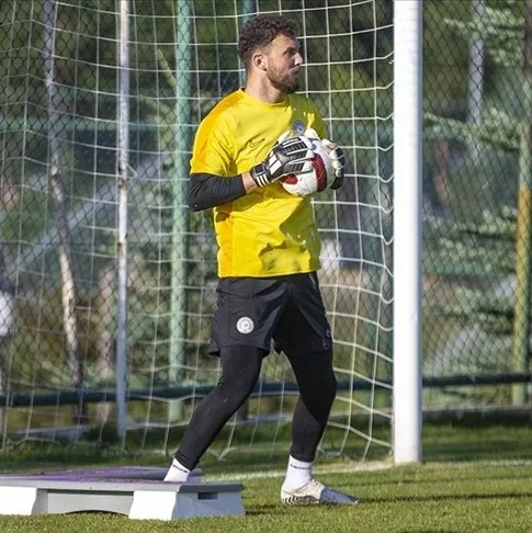 Tarık’ın imzası yakın