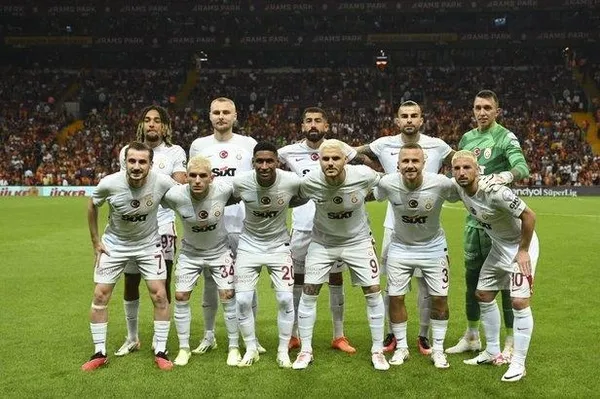 galatasarayda-gozler-sampiyonlar-ligi-arenasina-cevrildi-teknik-direktor-okan-buruk-ozel-analiz-yapti-hedef-3-1694987232930.jpeg