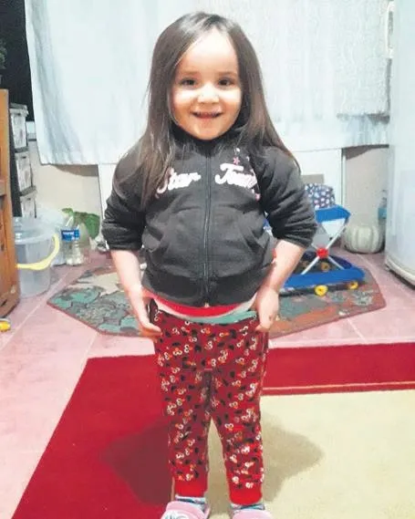 meryem-dogan-3-yasindaki-kizi-minik-sukrani-yaramazlik-yapiyor-diye-yumruk-atarak-oldurdu-1647311679320.jpeg Meryem Doğan 3 yaşındaki kızı minik Şükran'ı 'yaramazlık yapıyor' diye yumruk atarak öldürdü-2