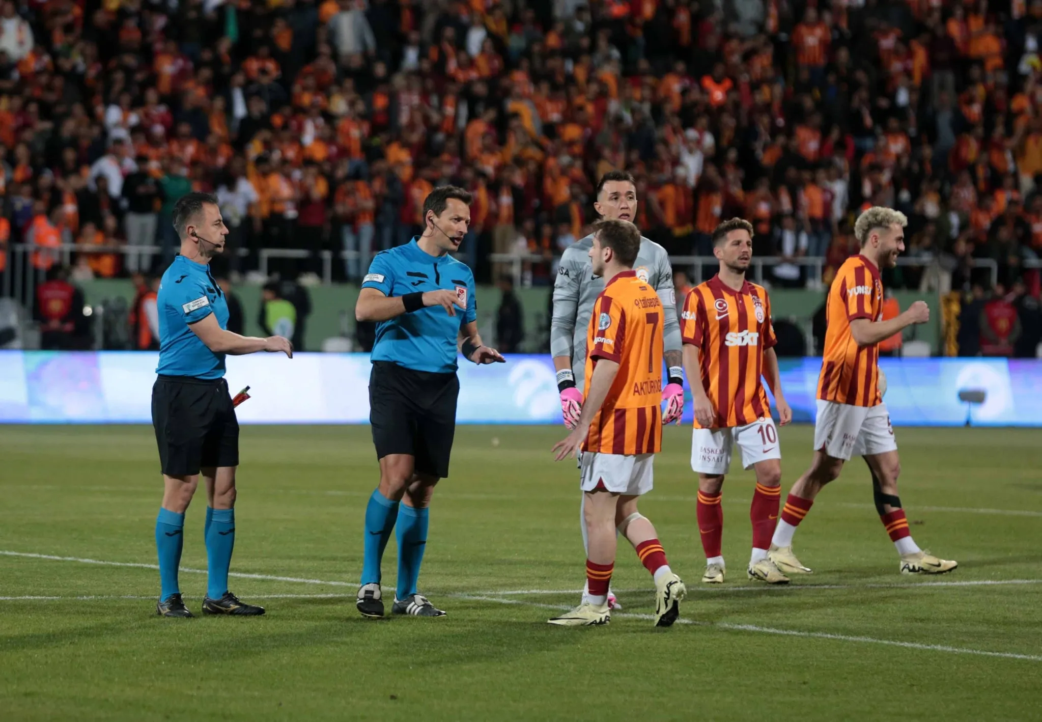 Galatasaray'dan 3 bomba birden! Taraftarlar çıldıracak - 3
