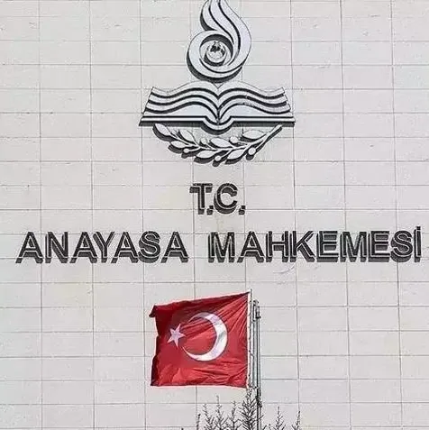 AYM’den 2 siyasi parti için karar