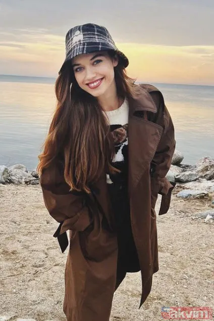 Afra Saraçoğlu el yakıyor dikkat! Kaşesini katladı da katladı Yalı Çapkını, Mert Ramazan Demir, aşk dedikoduları derken... - 3