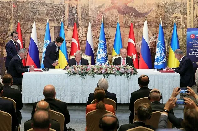 Tahıl gemileri demir alıyor! Müşterek Koordinasyon Merkezi İstanbul'da açıldı: Hedef 50 milyon ton