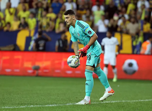 kartalin-kalesi-dustu-istatistikler-dibi-gordu-1664959358912.jpg Kartal’ın kalesi düştü! İstatistikler dibi gördü-6