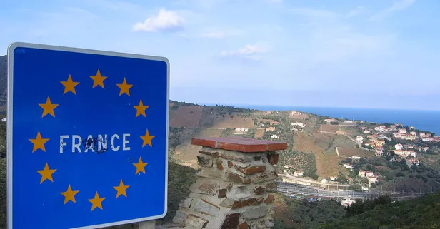 Fransa, yeni koronavirüs vakaları nedeniyle İspanya sınırını kapatabileceği uyarısında bulundu