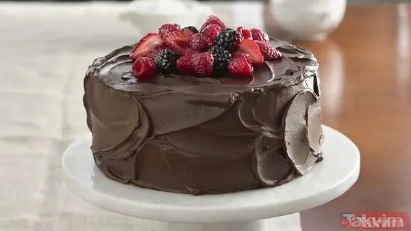 4. Kahveyi Ekleyin. Eritilmiş Çikolata Karışımına Kahveyi Ekleyin Ve Hafifçe Soğumaya Bırakın. Fırını 180°C (Fanlı Fırın İçin 160°C)'Ye Isıtın. 5. Yumurtaları...