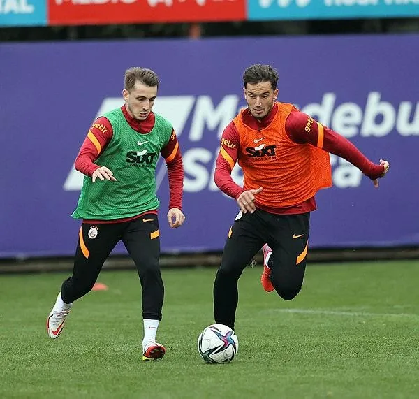 hucumda-galatasaray-savunmada-fenerbahce-daha-baskin-1637356430741.jpeg Hücumda Galatasaray savunmada Fenerbahçe daha baskın!-6