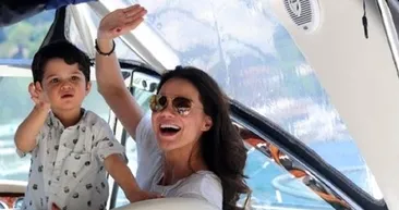 Ebru Şallıdan yürek sızlatan 23 Nisan paylaşımı!