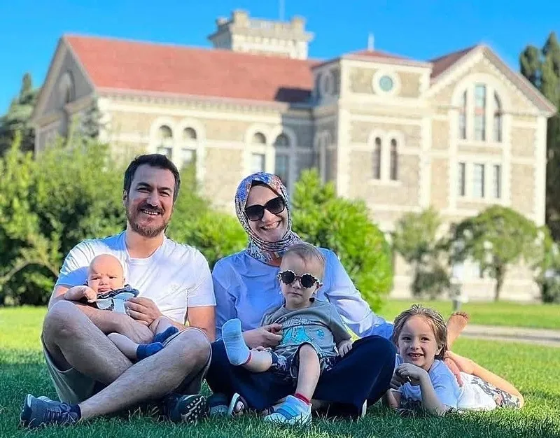Zehra Sena ve Bilal Gültekin çifti ile çocukları