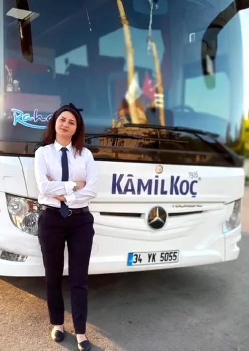 Ölümün kıyısından dönen 'Çirkin Kaptan'ın mucize hikayesi: Türkiye'nin ilk kadın otobüs şoförü oldu-14