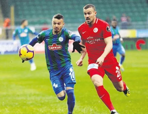 Çaykur Rize fırsat tepti