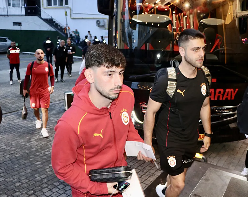 Galatasaray'dan şaşırtacak transfer! Okan Buruk oyun beynini buldu - 18