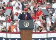 ABDde seçim sonucunu belirleyecek eyaletlerde Trump arayı kapatıyor