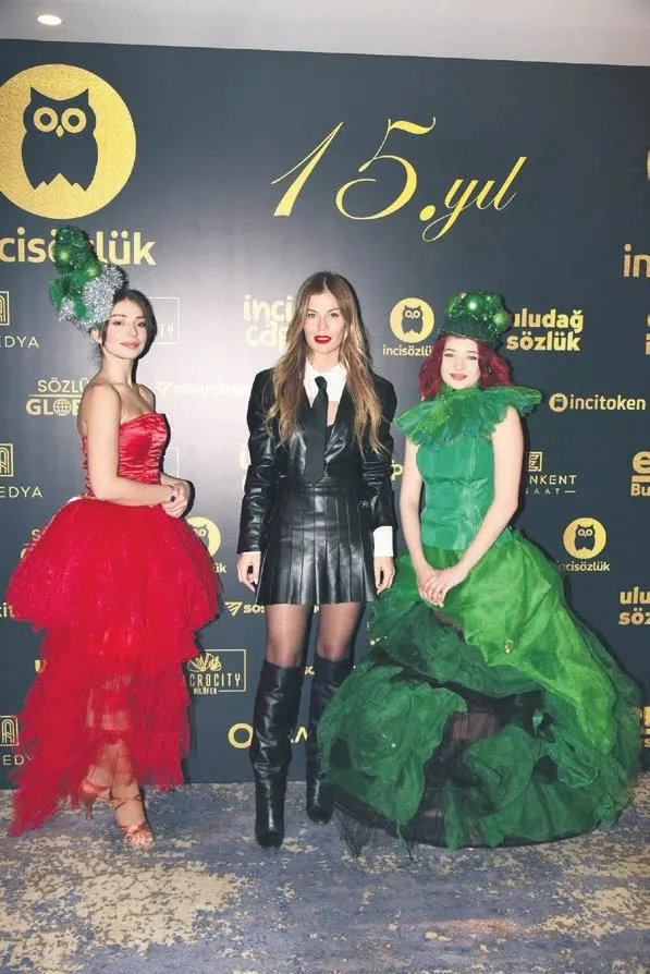 sevval-sahin-ve-murat-kazancioglu-ayriligi-kisa-surdu-1672086942353.jpeg Şevval Şahin ve Murat Kazancıoğlu ayrılığı kısa sürdü!-3