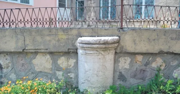 Bolu’da Roma döneminden kalma mezar taşının cami inşaatında kullanılması tepki çekti