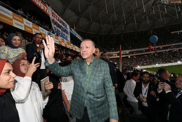 ak-genclikten-baskan-erdogana-ozel-sarki-kafa-tutar-dunyaya-sarki-sozleri-kafa-tutar-dunyaya-sarkisi-dinle-izl-1653207805409.jpg Kafa Tutar Dünyaya Şarkısı Dinle! (İzle izle bizi sonuna kadar) AK Gençlik'ten Başkan Erdoğan'a Özel Şarkı! 'Kafa Tutar Dünyaya' Şarkı Sözleri!-3