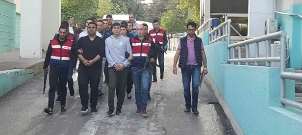 3 ilde baskın: 11 astsubay gözaltına alındı