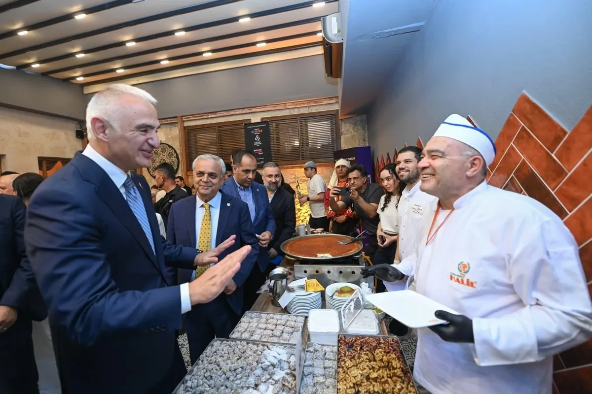 akdenizin-incisi-ilk-kez-kultur-yolu-sahnesinde-mersinde-festival-coskusu-1778326214450.jpeg Akdeniz’in incisi ilk kez Kültür Yolu sahnesinde: Mersin’de festival coşkusu-4