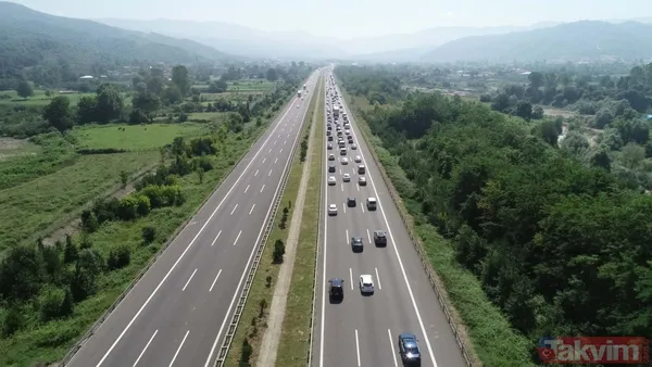 SON DAKİKA: Kurban Bayramı tatili için yollar doldu taştı! Bolu Dağı'nda kilometrelerce araç kuyruğu - 29