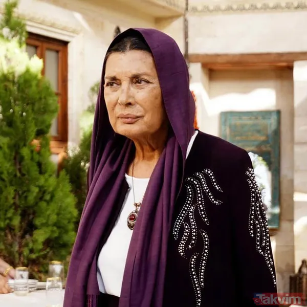 Yalı Çapkını'nın Hattuç Hala'sı Şerif Sezer “Canım kızım” deyip paylaştı! Gören inanamadı! Meğer ünlü oyuncunun annesiymiş... - 3