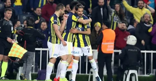 Gol sonrası Ersun Yanal ve Tolgay Arslan detayı gözlerden kaçmadı