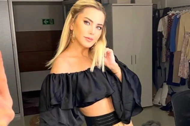 Ece Erken fake Instagram hesapları canlı yayında bir bir ifşa oldu! Ne yaptın Ece...