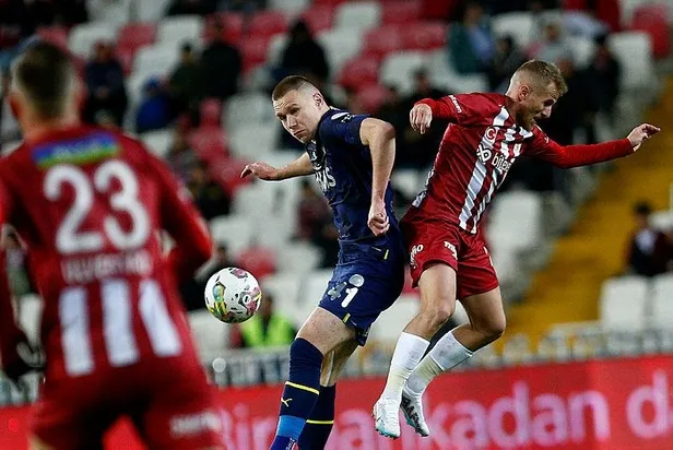 ziraat-turkiye-kupasinin-finalisti-rovansta-belli-olacak-fenerbahce-sivasspor-karsilasmasinda-gol-sesi-cikmadi-1683142648027.jpeg Ziraat Türkiye Kupası'nın finalisti rövanşta belli olacak! Fenerbahçe-Sivasspor karşılaşmasında gol sesi çıkmadı-5