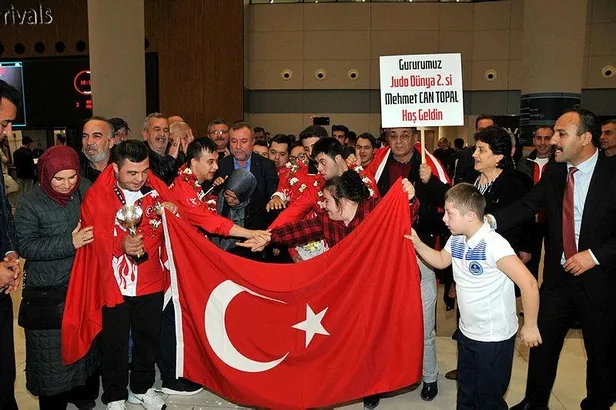 Türkiye'nin gururları! Down Sendromlular Dünya Judo Şampiyonları yurda döndü-1