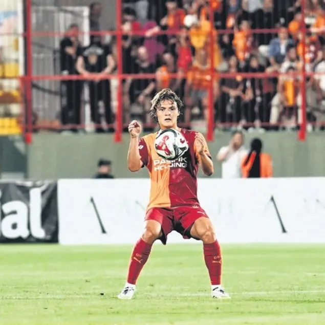 Efe Akman alkış topladı
