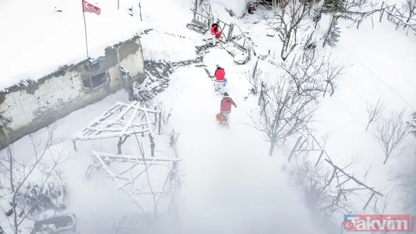 Koronavirüs aşılamaları devam ediyor! Sağlık çalışanları kar kış dinlemiyor! İşte fedakarlığın fotoğrafları - 1